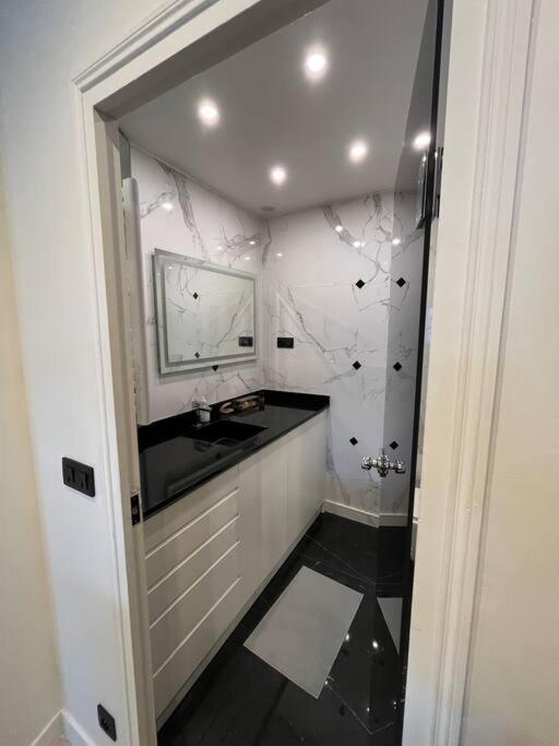 Appartement Studio Champs Elysees Paris